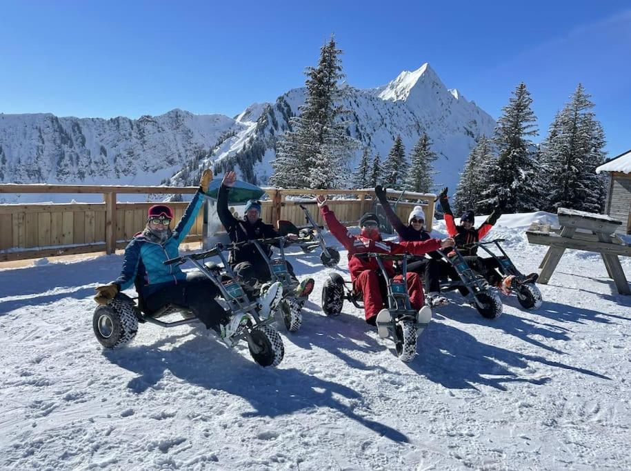 Apartment Le Snow Roc: Ski-in With Panoramic Terrace And Sauna