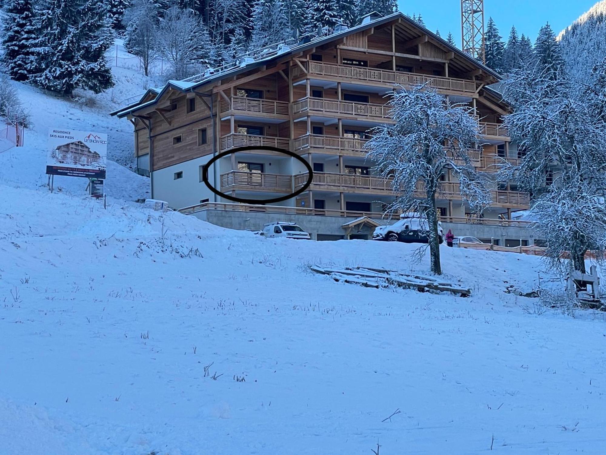 Apartment Le Snow Roc: Ski-in With Panoramic Terrace And Sauna *