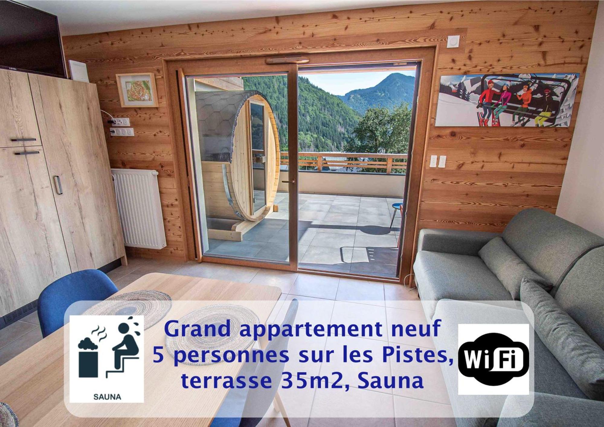 Le Snow Roc: Ski-in With Panoramic Terrace And Sauna