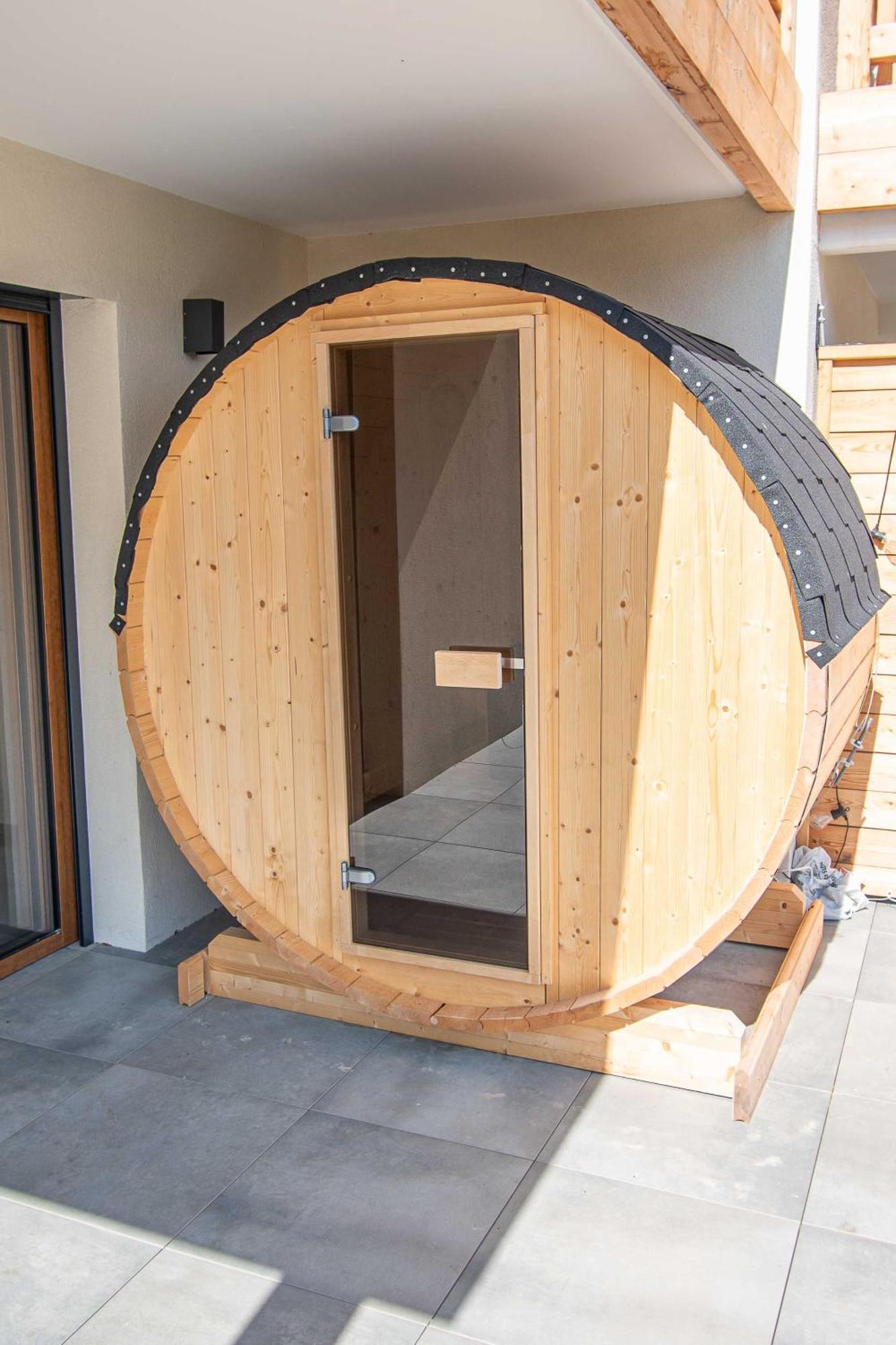 Le Snow Roc: Ski-in With Panoramic Terrace And Sauna *