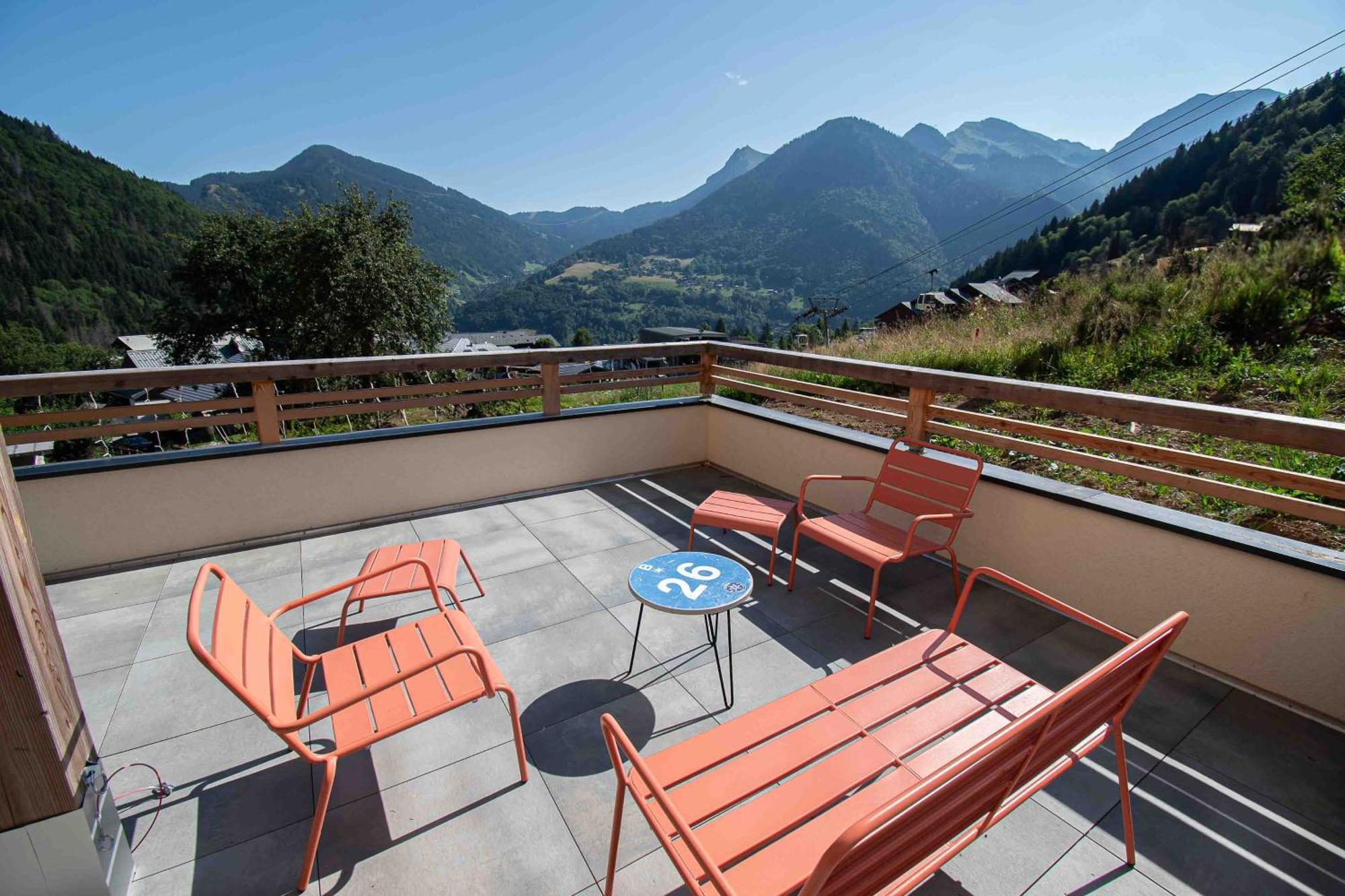 Le Snow Roc: Ski-in With Panoramic Terrace And Sauna